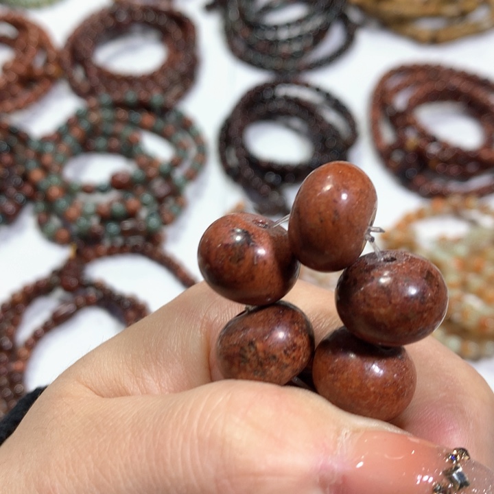 透闪石质玉手链未镶嵌冰*子