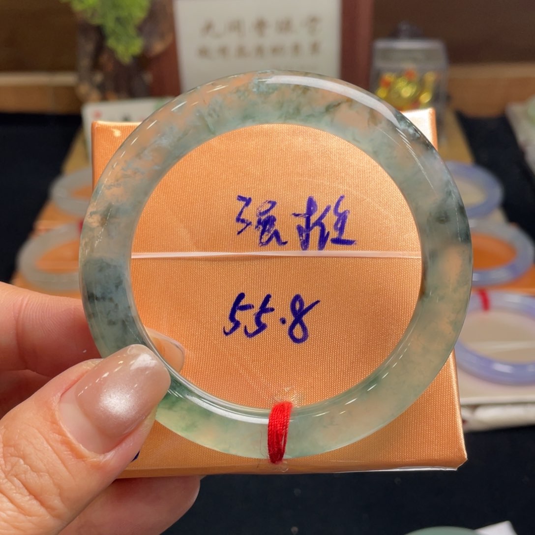 翡翠未镶嵌手镯俏**子翡翠55.8圆条有瑕分单2