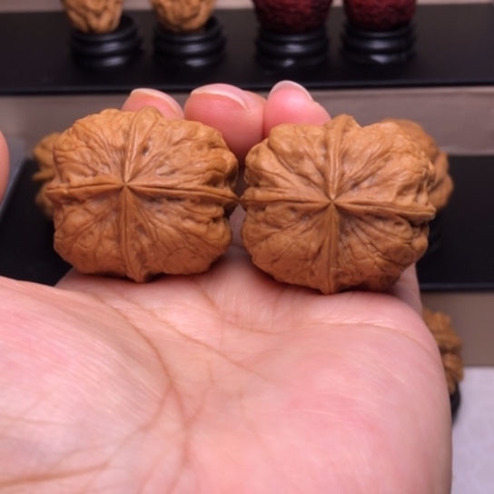 文玩核桃把件战斧四楞21