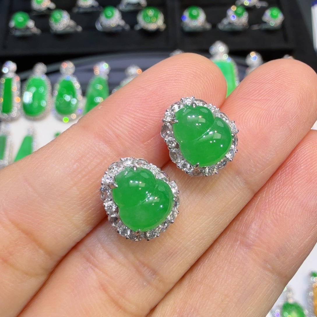 翡翠18K金镶嵌颈饰收到货48小时鉴赏期