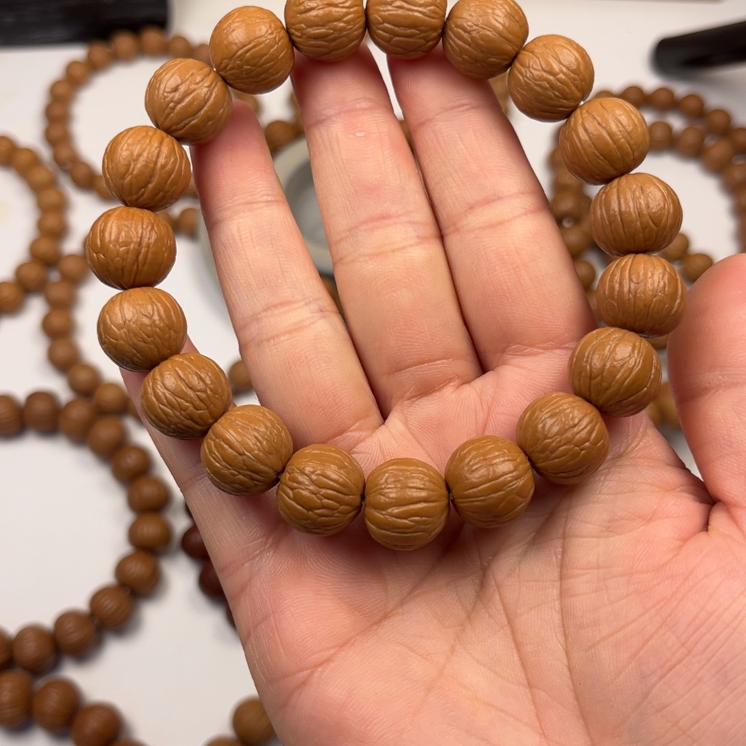 仁***军吊坠猴头核桃聚宝盆