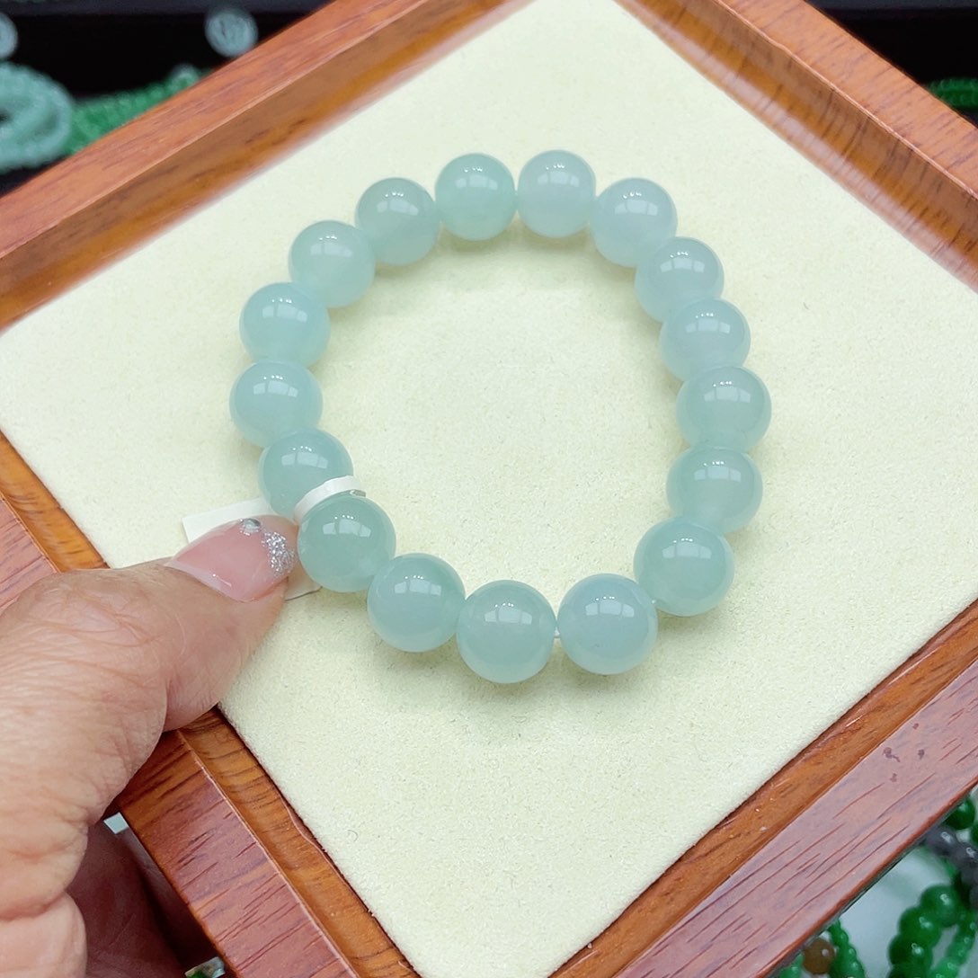 翡翠手链未镶嵌翡翠