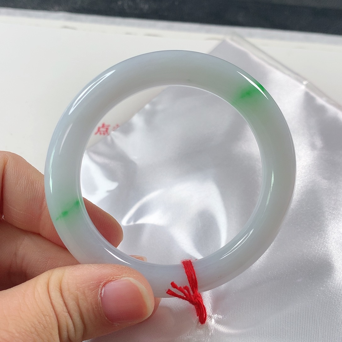 翡翠手镯未镶嵌白底青①④①