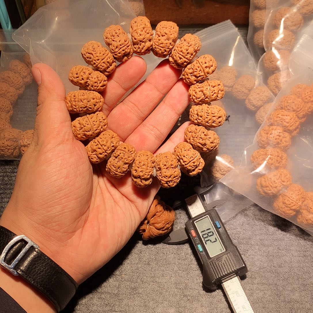 金刚菩提手串啊*?60。       