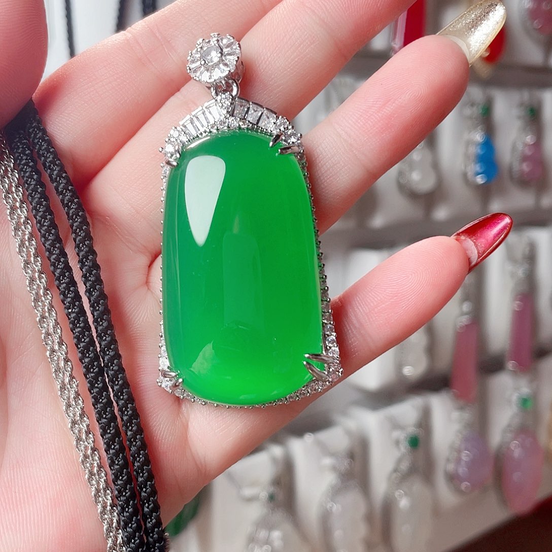 玛瑙/玉髓吊坠(赠链)未镶嵌