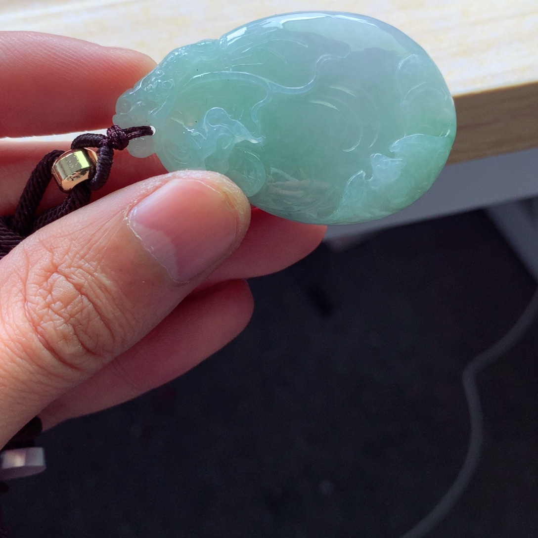 翡翠颈饰未镶嵌吊坠