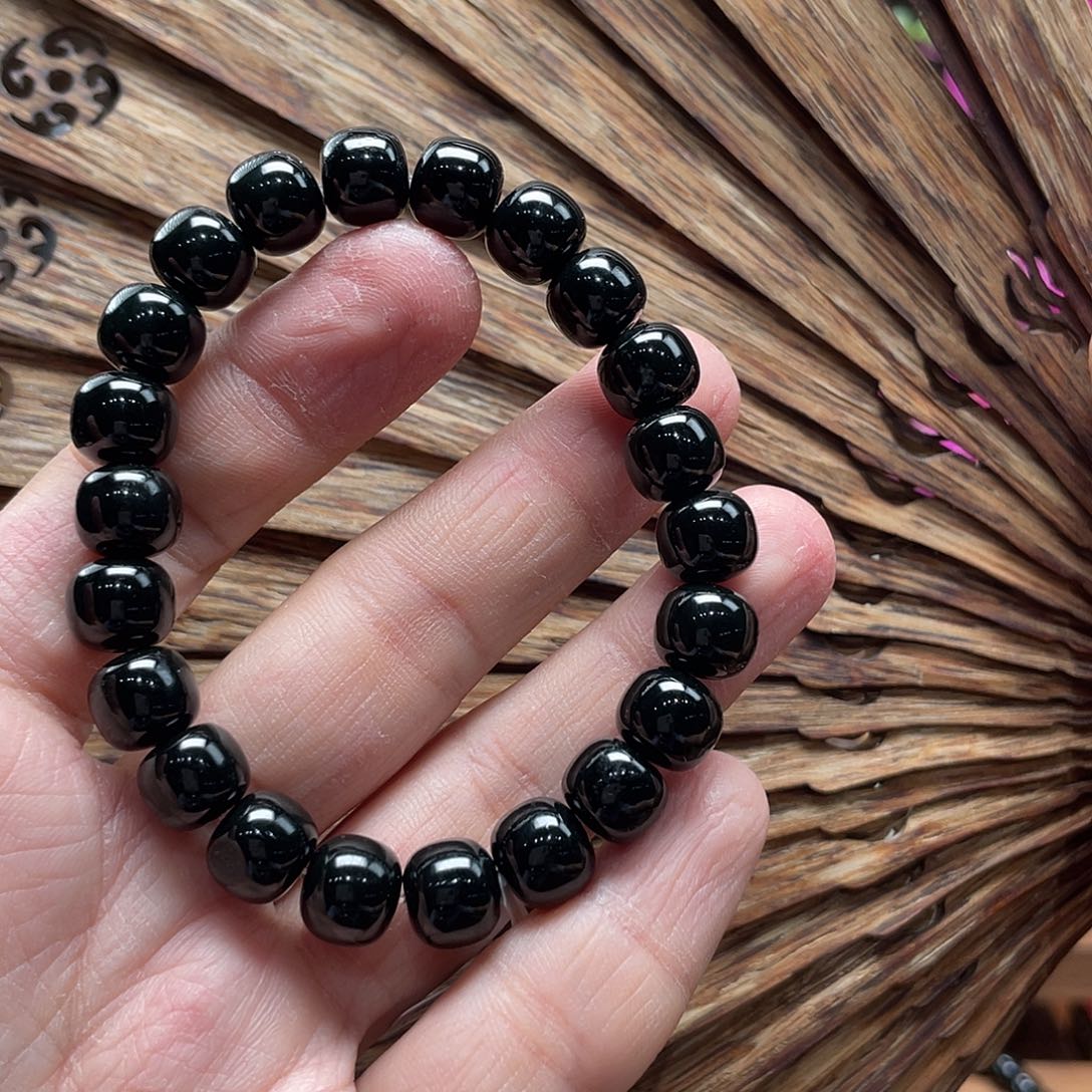 和田玉手串未镶嵌黑青9.10老型