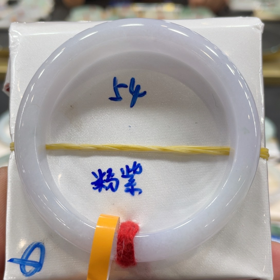 翡翠手镯未镶嵌翡翠手镯