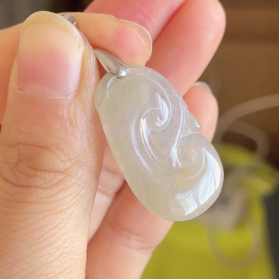 翡翠颈饰未镶嵌如意