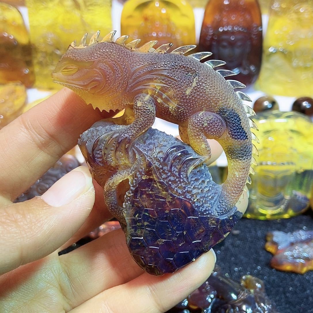 琥珀颈饰未镶嵌蜥蜴