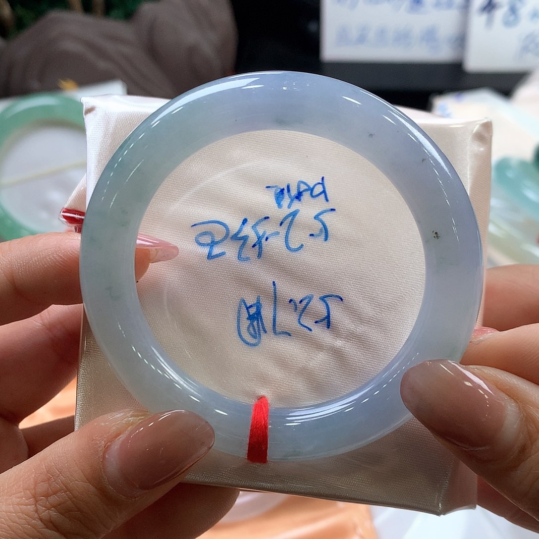 翡翠未镶嵌手镯5253元