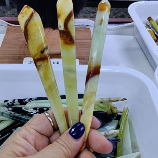 蛇纹石玉未镶嵌发簪