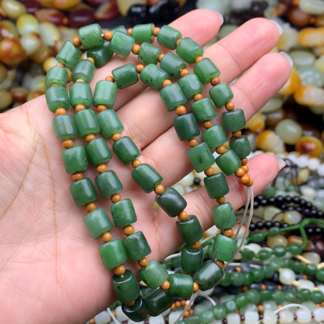 对***吧和田玉未镶嵌颈饰