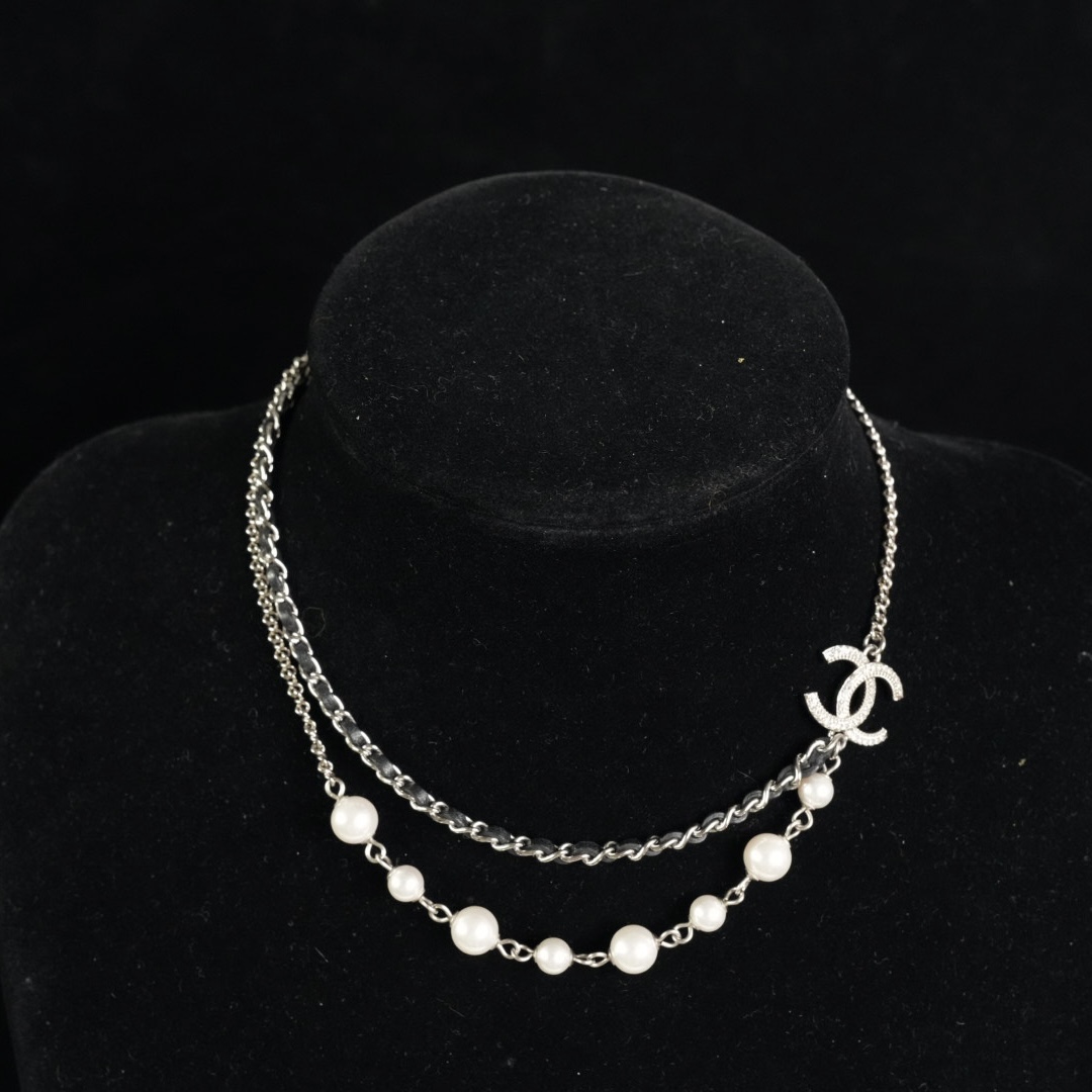 无折回Chanel双层闪钻logo项链
