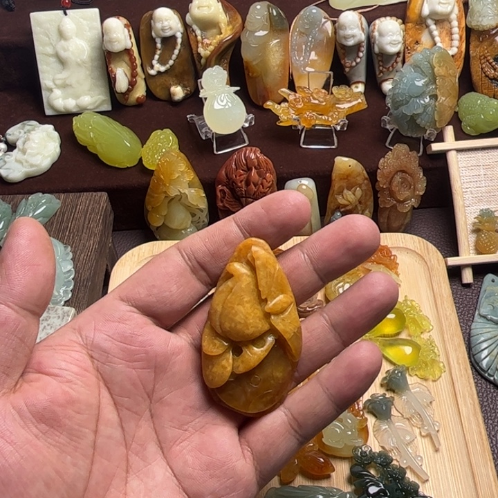 蛇纹石玉合金耳钉