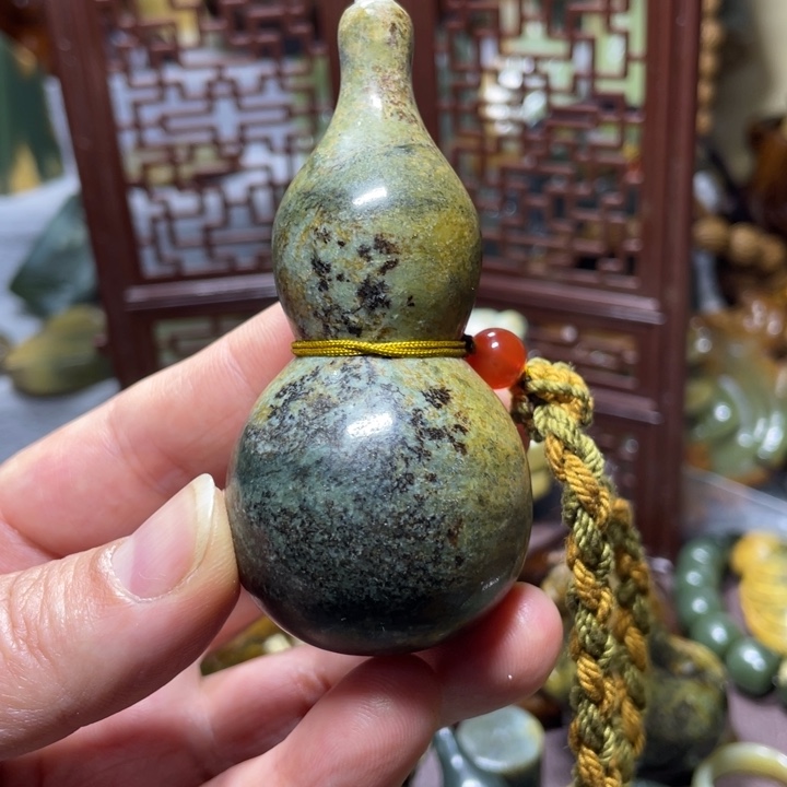 【闪购商品】岫岩河磨玉（透闪石质玉）手把未镶嵌明**性