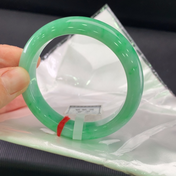 翡翠未镶嵌手镯正圈54