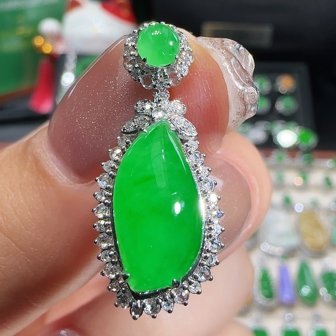 翡翠吊坠(不含链)18K金镶嵌