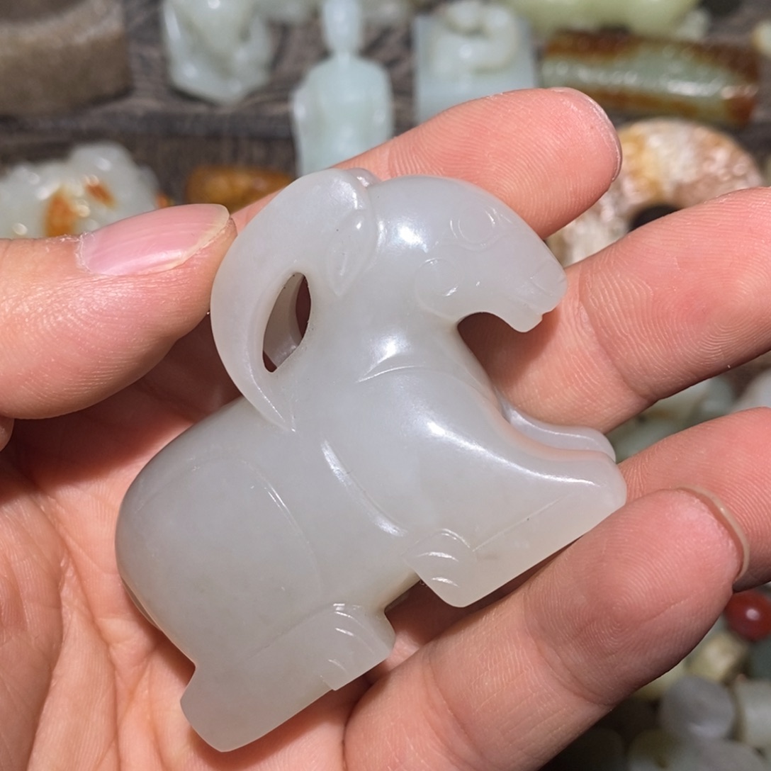 和田玉颈饰未镶嵌