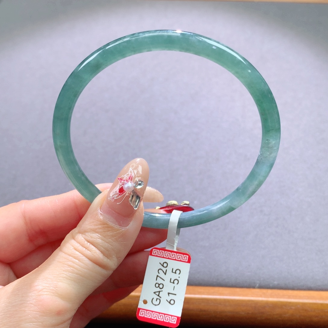 翡翠手镯未镶嵌天然翡翠手镯