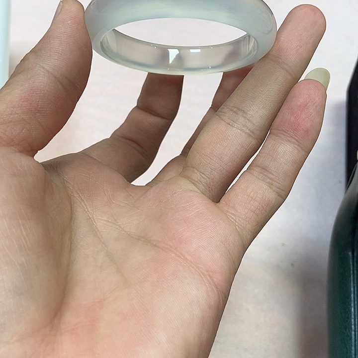 玛瑙/玉髓手镯未镶嵌一***^619