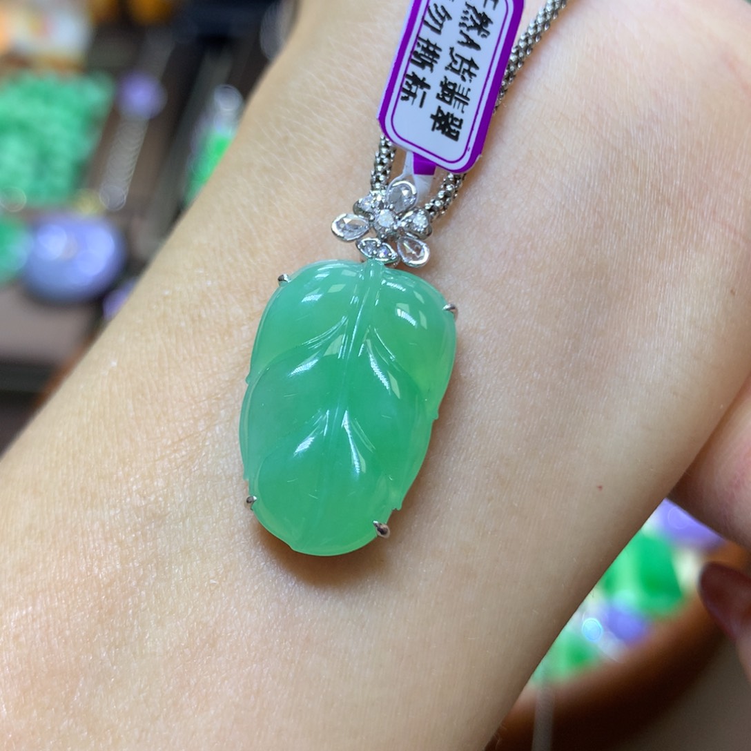 【闪购商品】翡翠颈饰18K金镶嵌翡翠