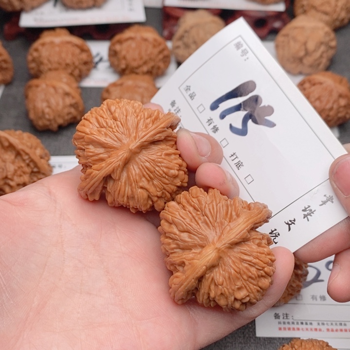 文玩核桃吊坠44.9楼子115