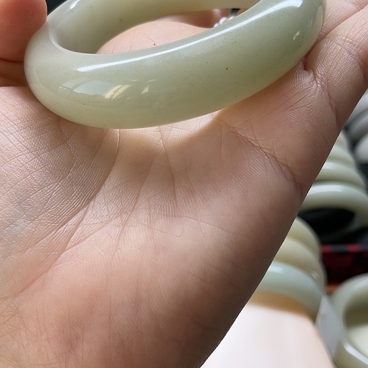 石英质玉未镶嵌经典时尚冰透佘太翠58