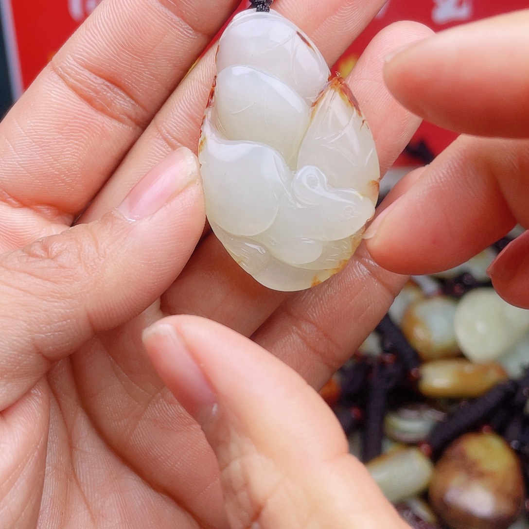 和田玉颈饰未镶嵌