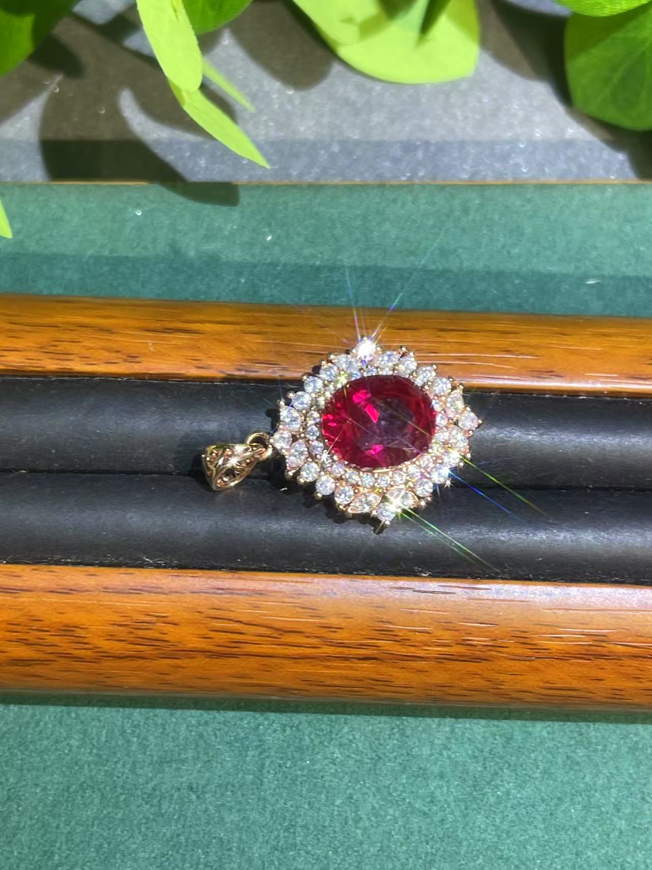 a3981玫色满镶吊坠多样性发货