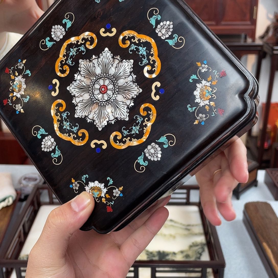 黑酸枝木类成套家具