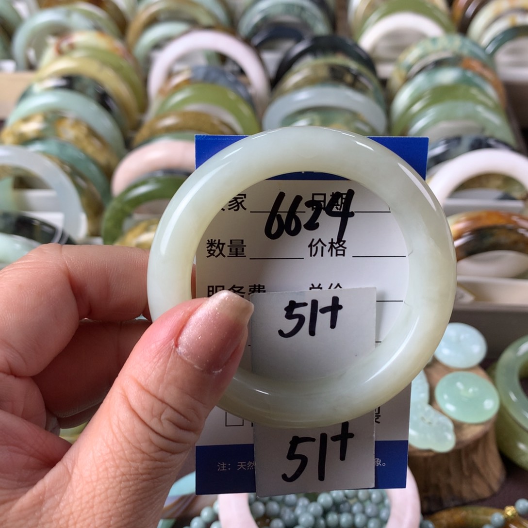 蛇纹石玉手镯未镶嵌6624