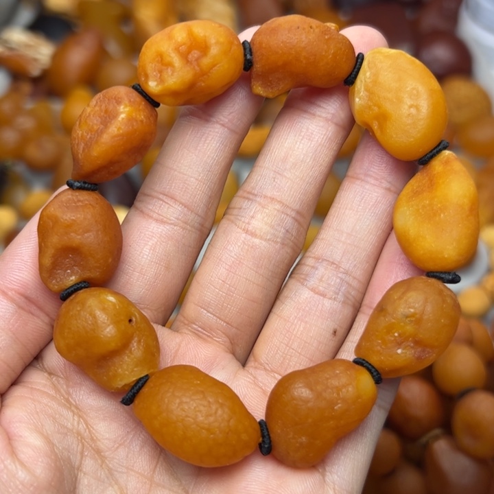 琥珀未镶嵌裸石天然蜜蜡