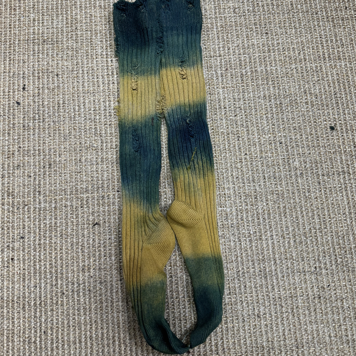 植物染色高筒破洞棉质袜，一双价格。