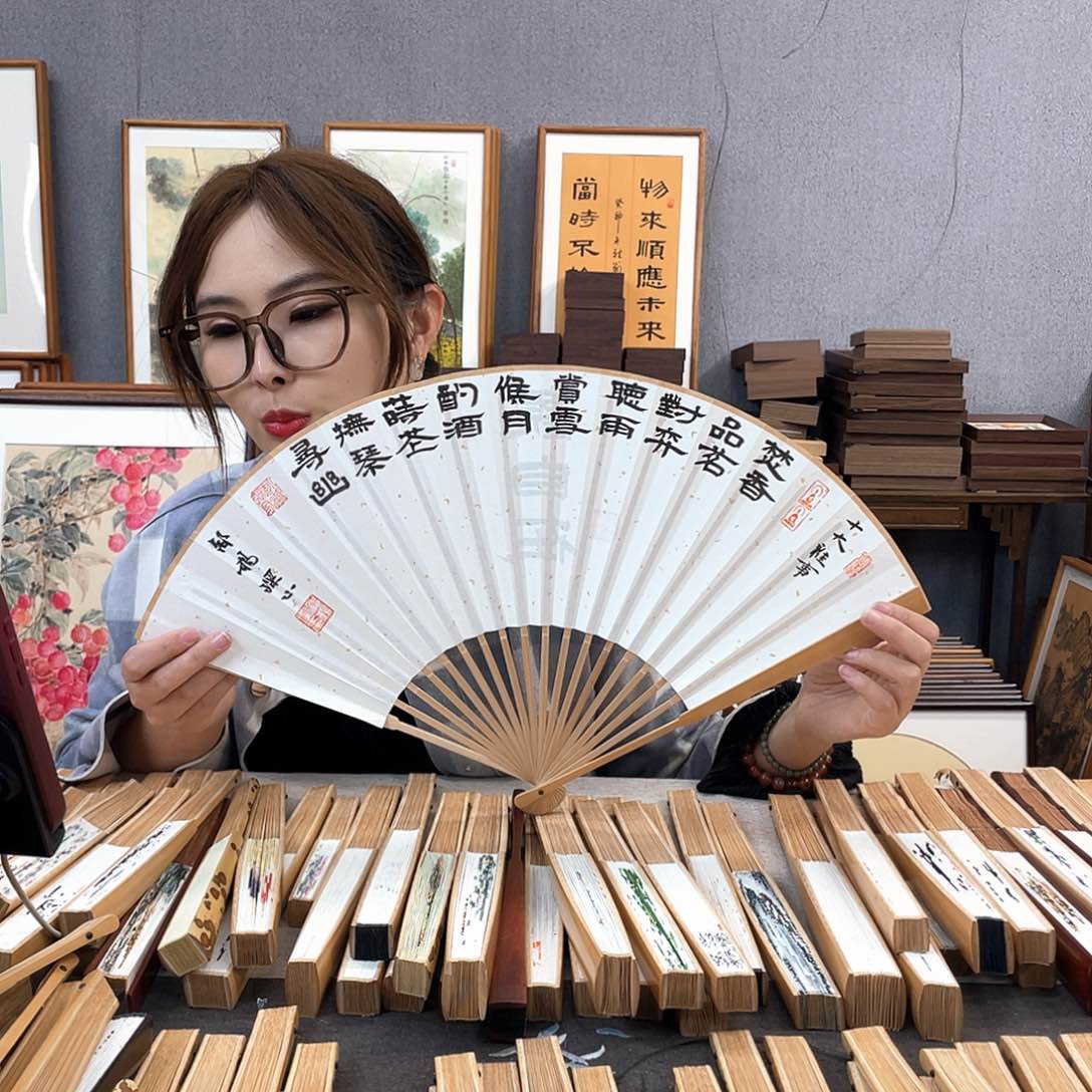 国画95寸玉竹-纯手绘-文玩扇骨（默认粘好）