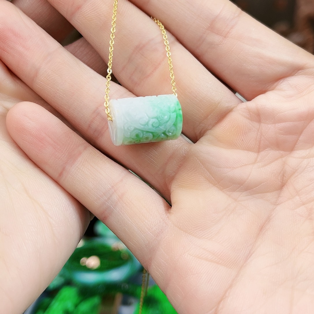 翡翠颈饰未镶嵌吊坠多样性