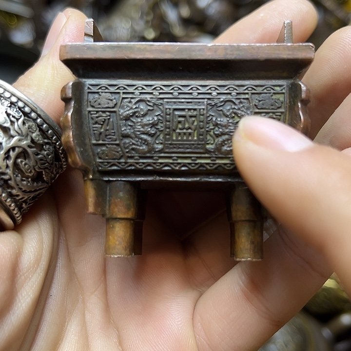 诚信经营精美铜器