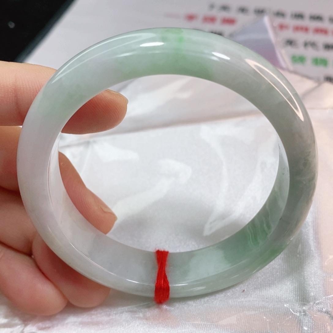 翡翠手镯未镶嵌55.5圈口