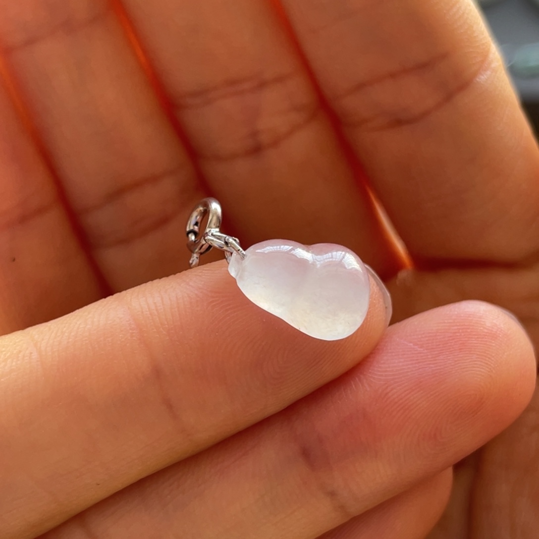 翡翠颈饰未镶嵌葫芦滴溜