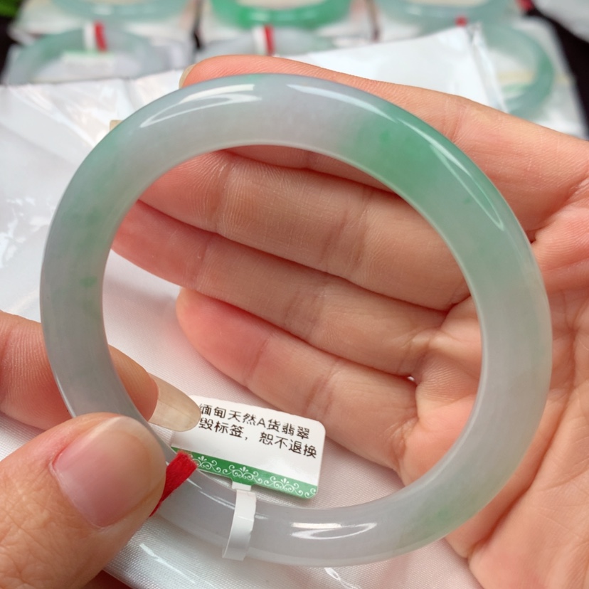 【闪购商品】翡翠手镯未镶嵌金*果天然翡翠手镯