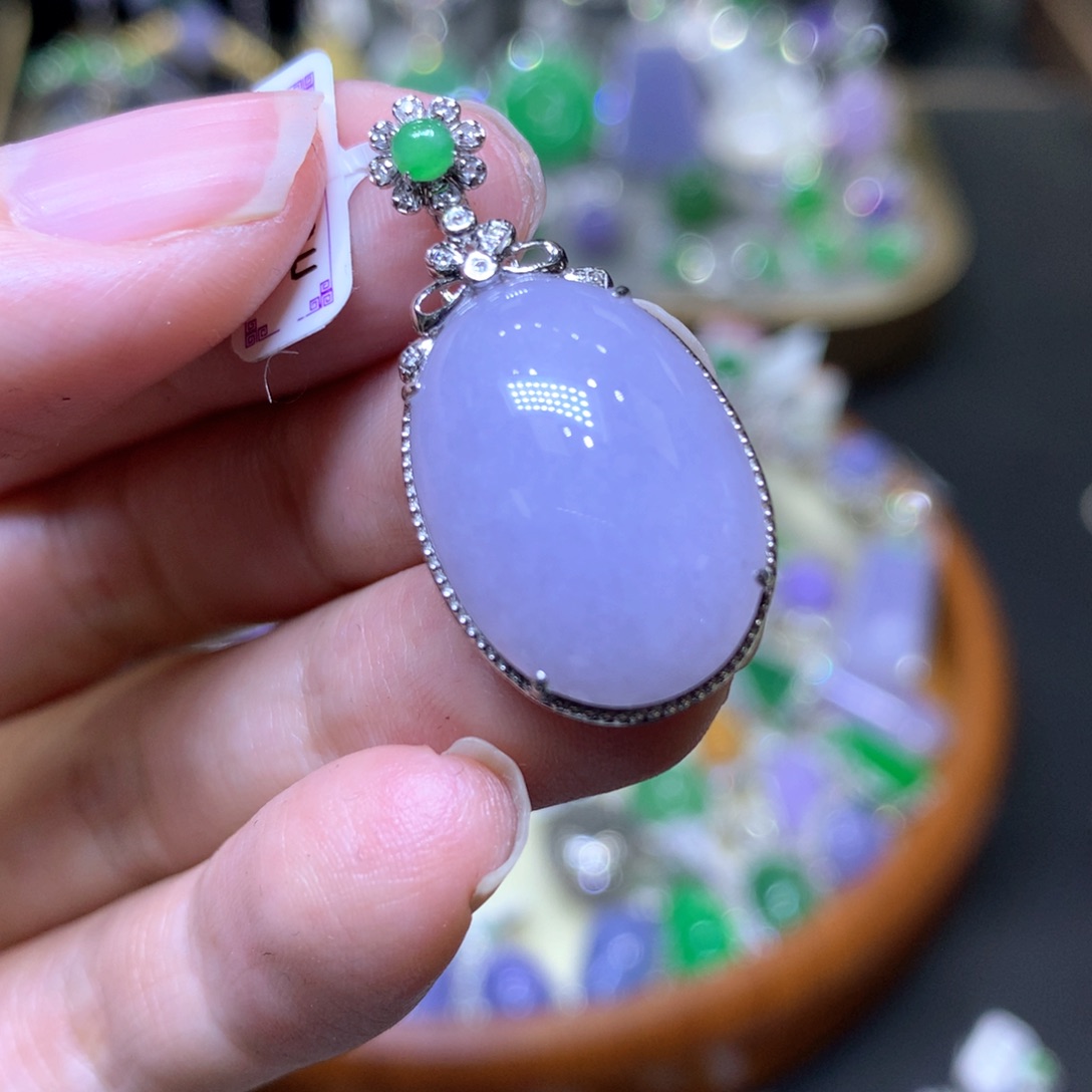 【闪购商品】翡翠颈饰18K金镶嵌翡翠吊坠项链