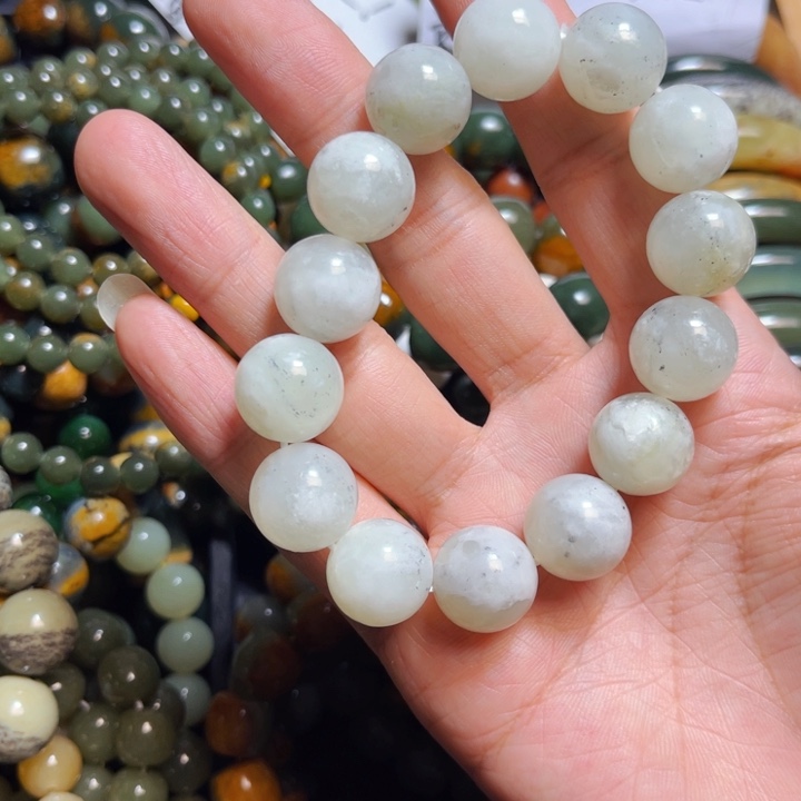 透闪石质玉手链未镶嵌