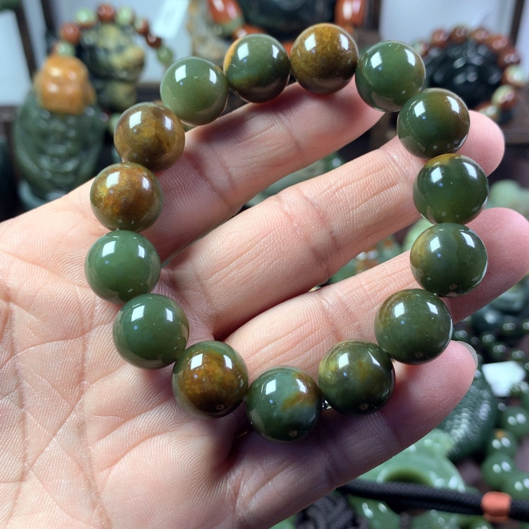 透闪石质玉手链未镶嵌春***?