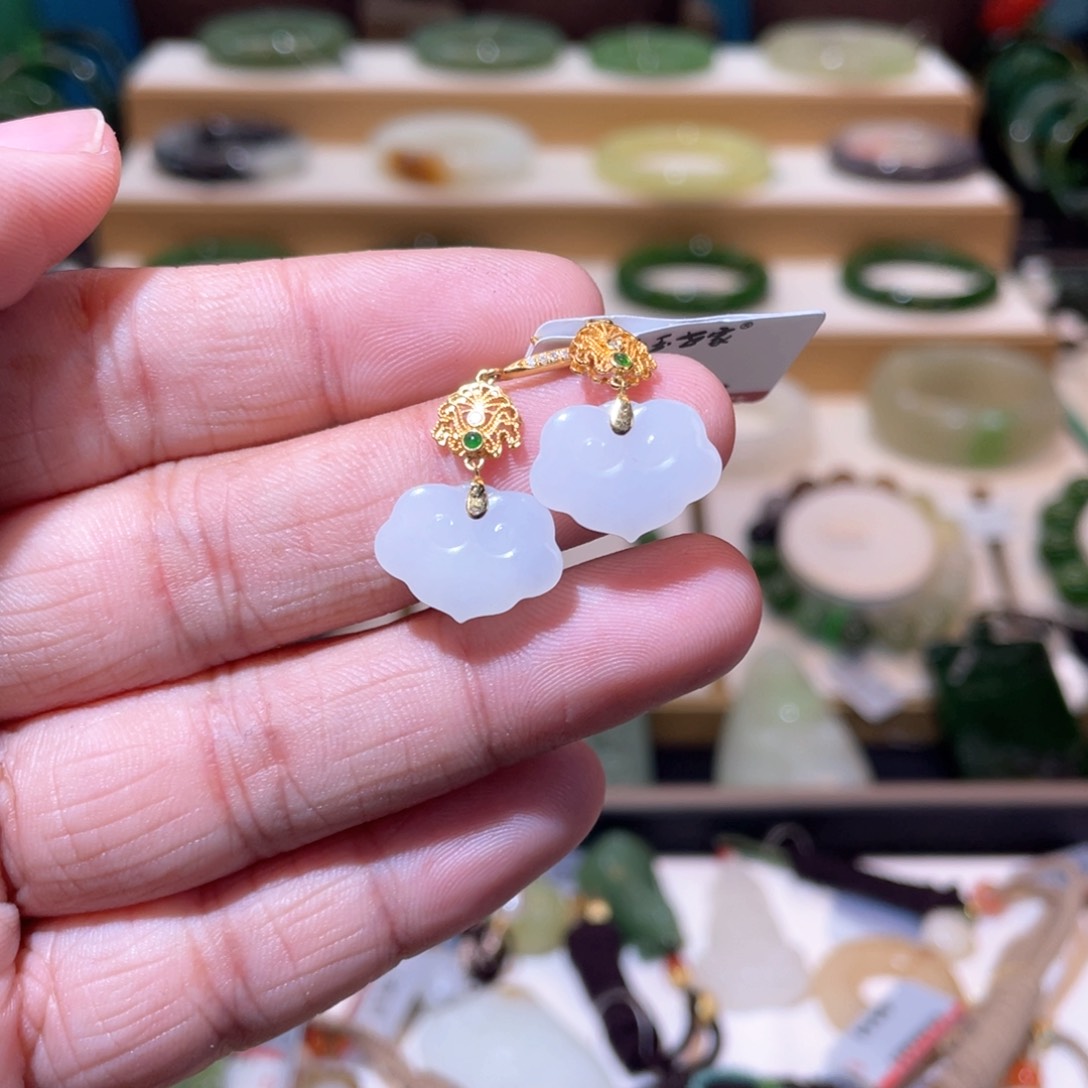 和田玉收藏级白玉如意耳饰18K金镶嵌