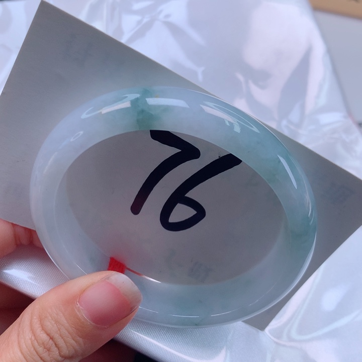 翡翠手镯（贵妃镯）未镶嵌高货微瑕