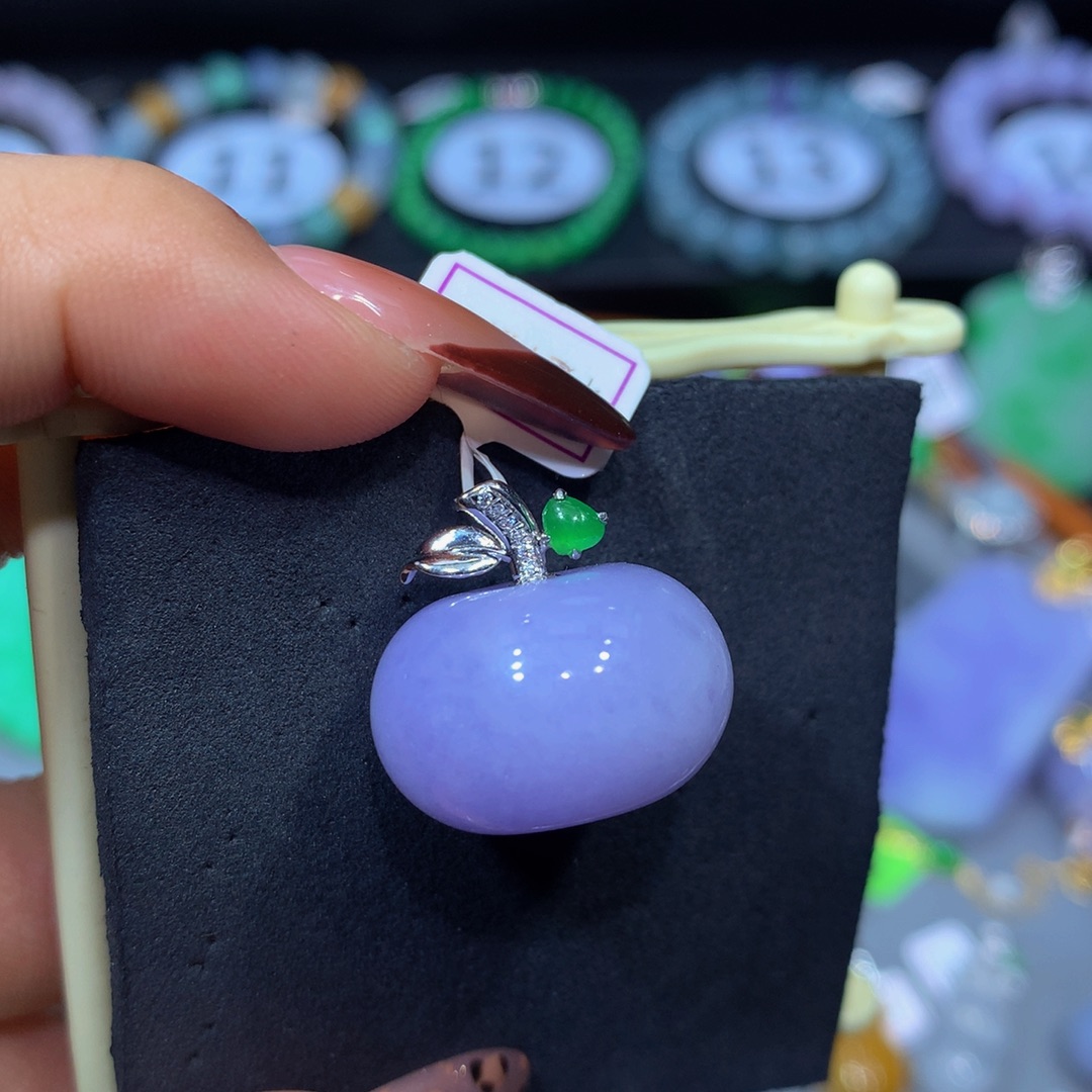 翡翠18K金镶嵌颈饰翡翠