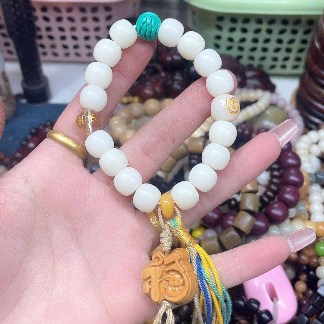 维腊木（绿檀）无事牌