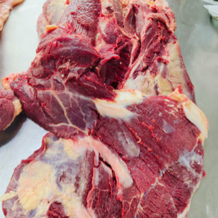 内蒙草原溜达牛，牛腿肉