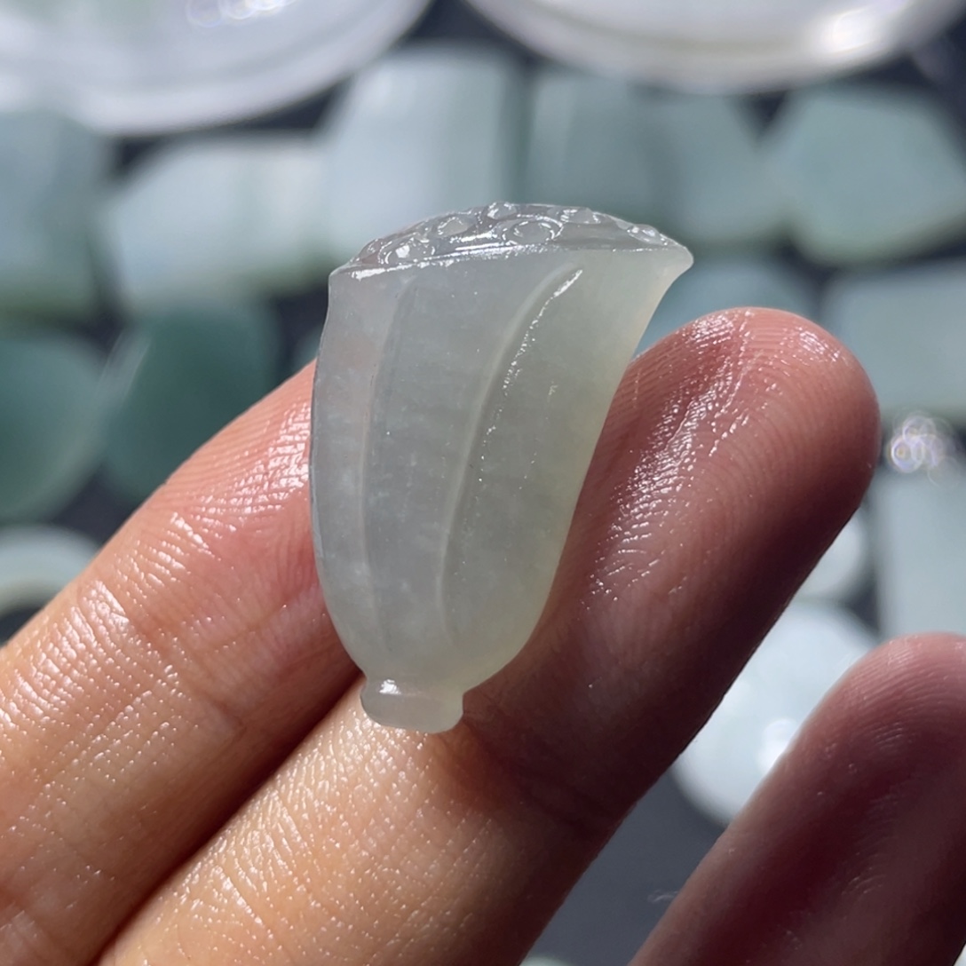 定制翡翠未镶嵌毛货莲蓬