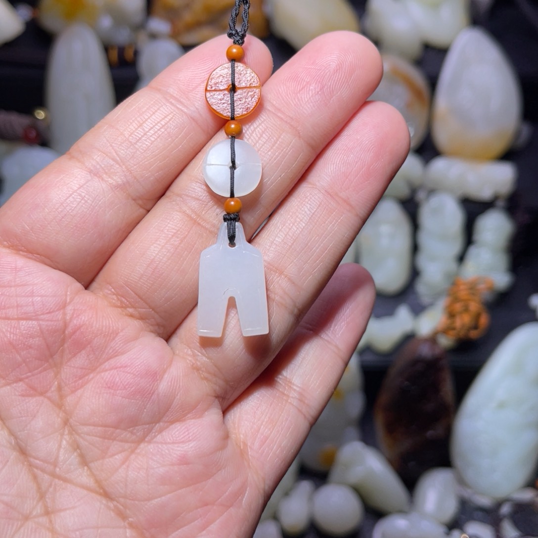 和田玉未镶嵌颈饰